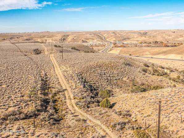 2055 Pinon Hills Blvd, Farmington, NM 87401