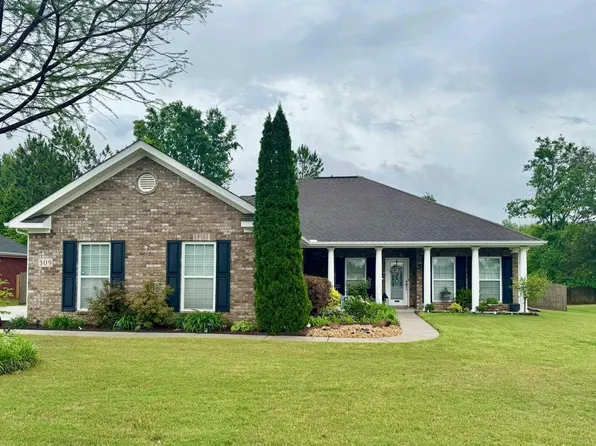 309 Northlake Dr, Meridianville, AL 35759
