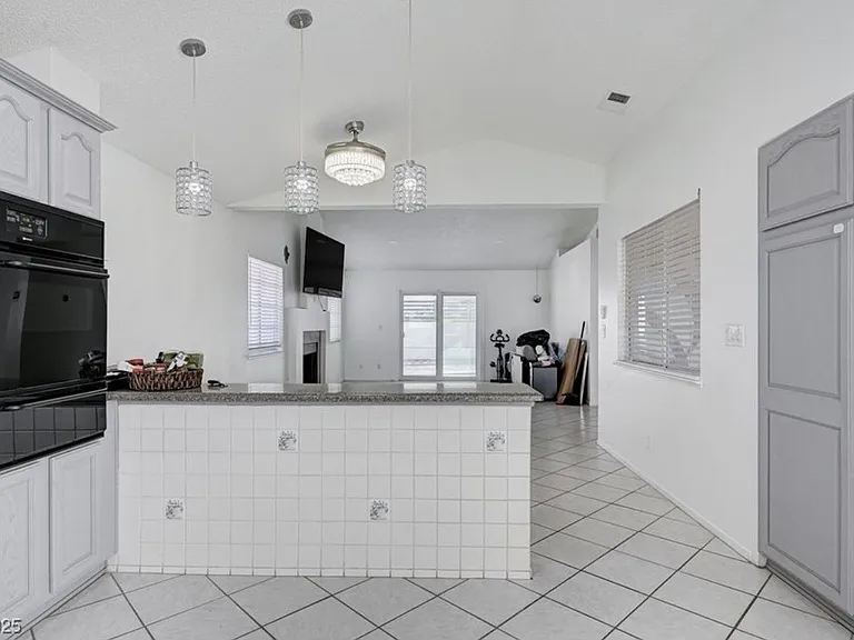 2268 Welsey Manor Dr — Photo 6
