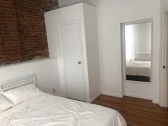 Rented by R New York