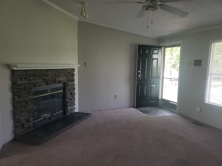 478 Washington Ln — Photo 4