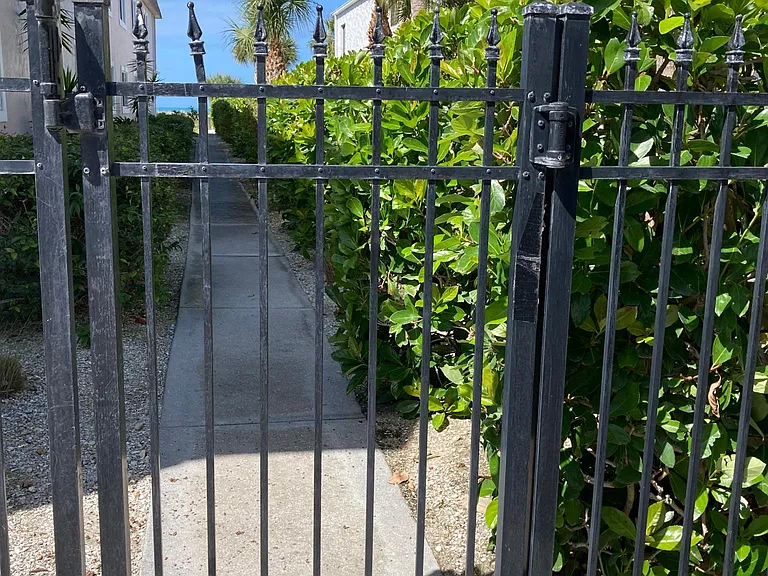620 Flamingo Dr #201 — Photo 8
