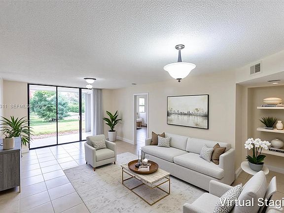 3rd image of 5681 Riverside Dr #105A6