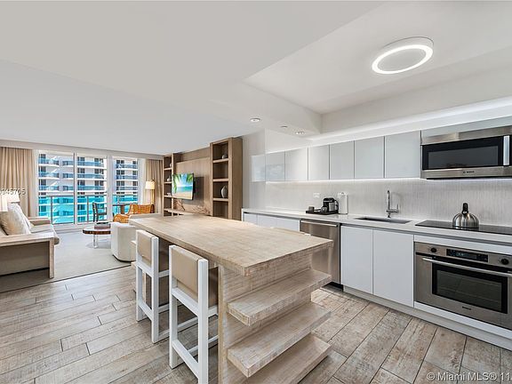 3rd image of 102 24th St APT 1111