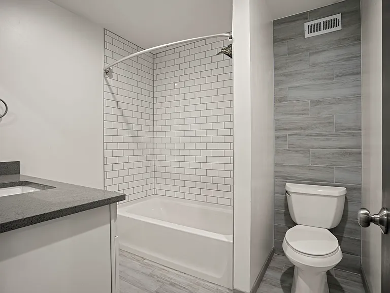 2706 E Somerset St — Photo 14