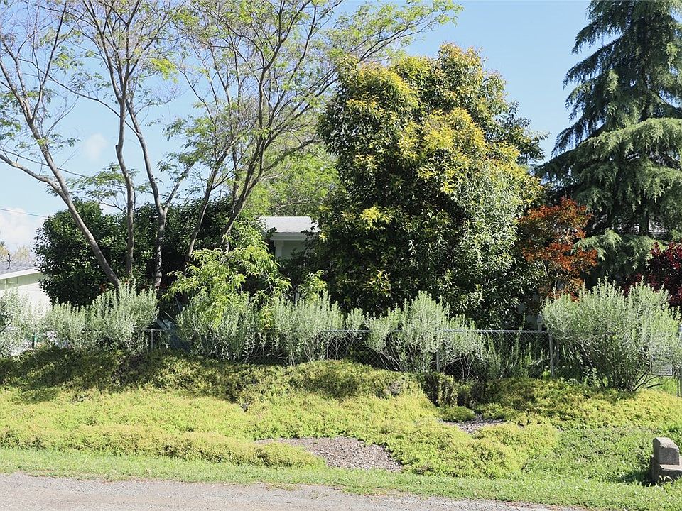 2nd image of 6894 La Helena Dr