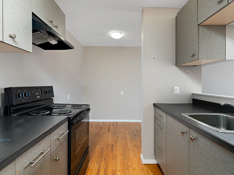 11804 49th St NW