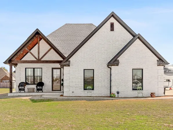 909 Trump St, Manila, AR 72442