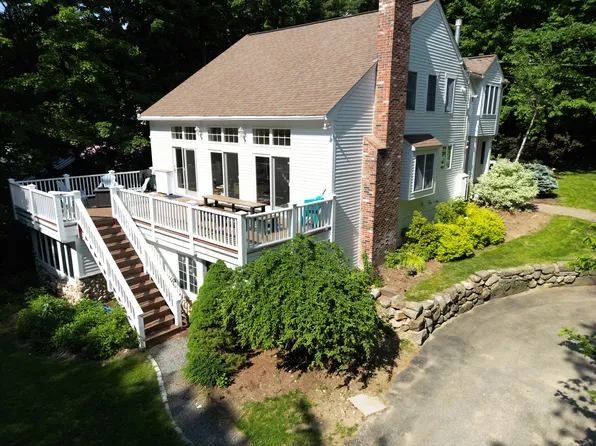 90 Mountain Dr, Gilford, NH 03249