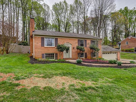 2nd image of 1808 Heritage Cir