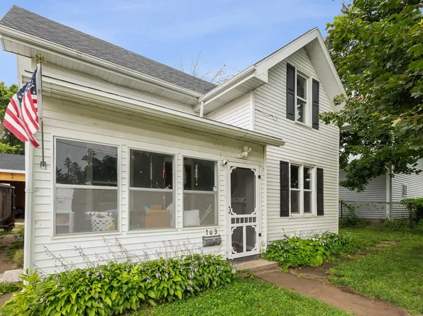 103 Riverside St, Marshalltown, IA 50158