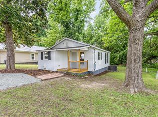121 Lena Ct, Burlington, NC 27217