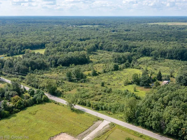 6200 Oakville Waltz Rd, Belleville, MI 48111