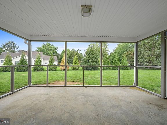 5th image of 22 Dimondi Ct