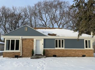 620 W Kensington Rd, Mount Prospect, IL 60056