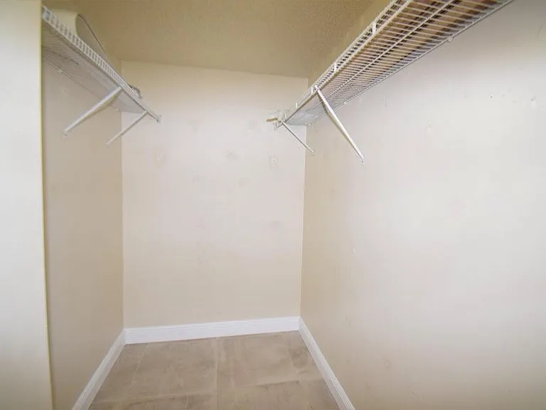 2173 White Pine Cir #C — Photo 10
