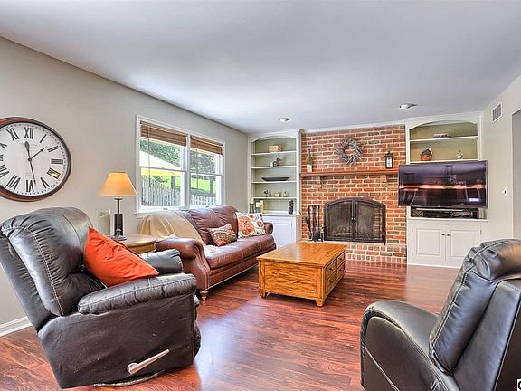 4th image of 2231 Canterbury Dr