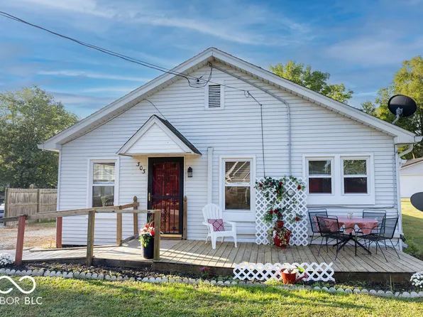 303 Vine St, New Market, IN 47965