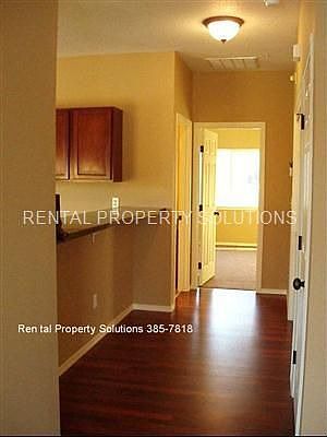 Hallway/breakfast Bar To The Left