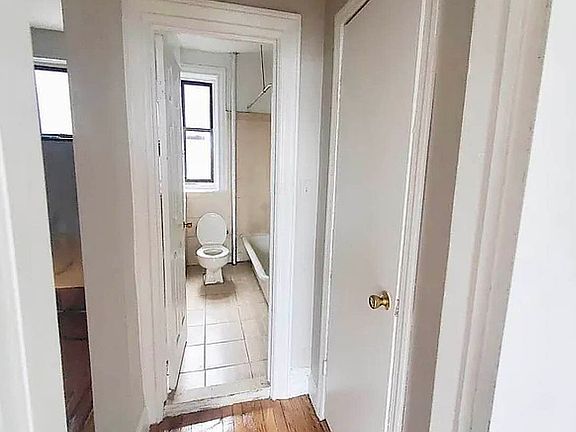 4th image of 1023 Carroll St #49