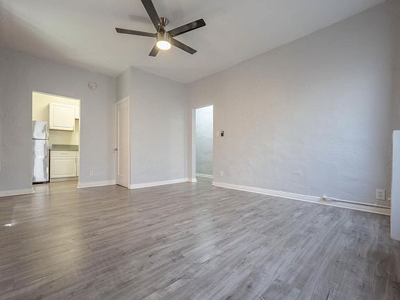 2nd image of 130 N Westmoreland Ave #122