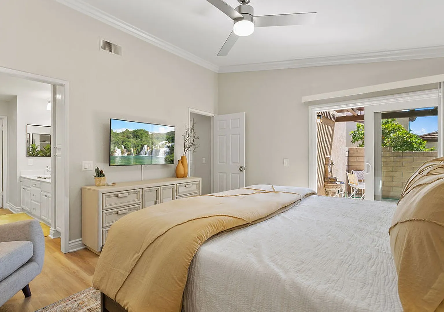 Beautiful Furnished Home in Seaside Villas Near Doheny Beach! — Photo 4