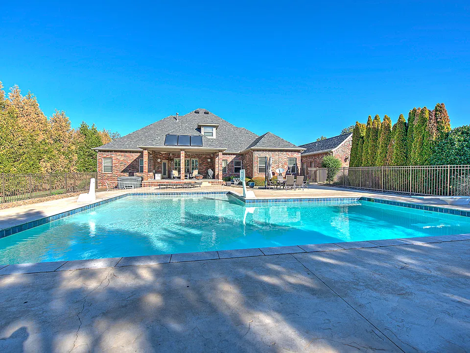6482 Wells Cir