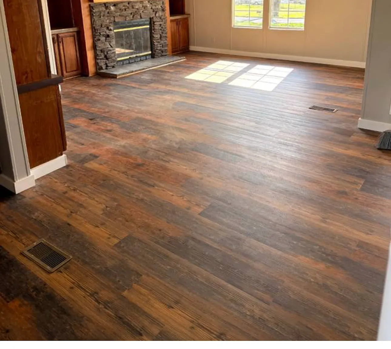 3 bed, 2200 sqft, $1,700 — Photo 2