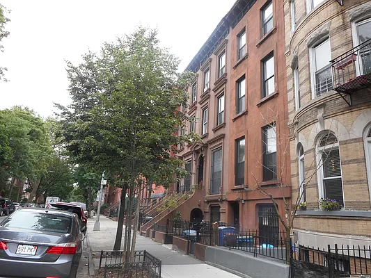 Rented by L.Nelson & Associates | media 8