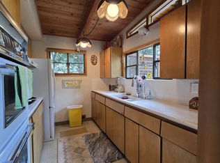 23662 Scenic Dr, Crestline, CA 92325