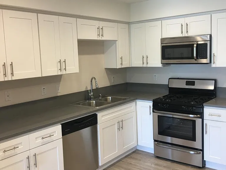 7020 Woodman Ave — Photo 1