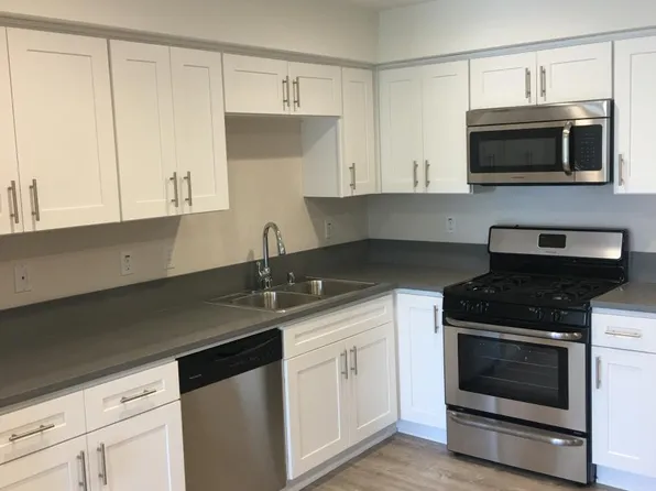 7020 Woodman Ave, Van Nuys, CA 91405