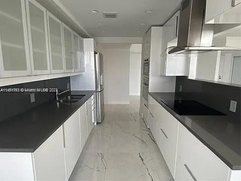 4th image of 4000 Island Blvd #2403