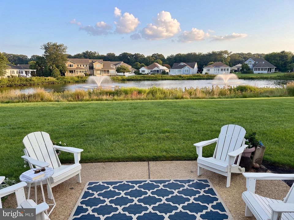 1st image of 128 Lakeside Dr