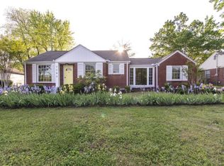 2206 Ravenwood Dr, Nashville, TN 37216