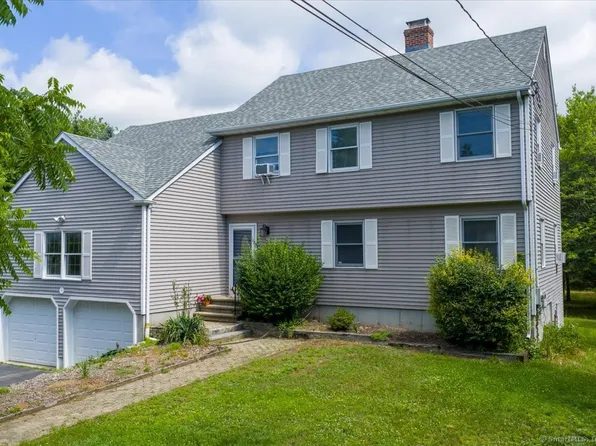 215 Upper Pattagansett Road, East Lyme, CT 06333