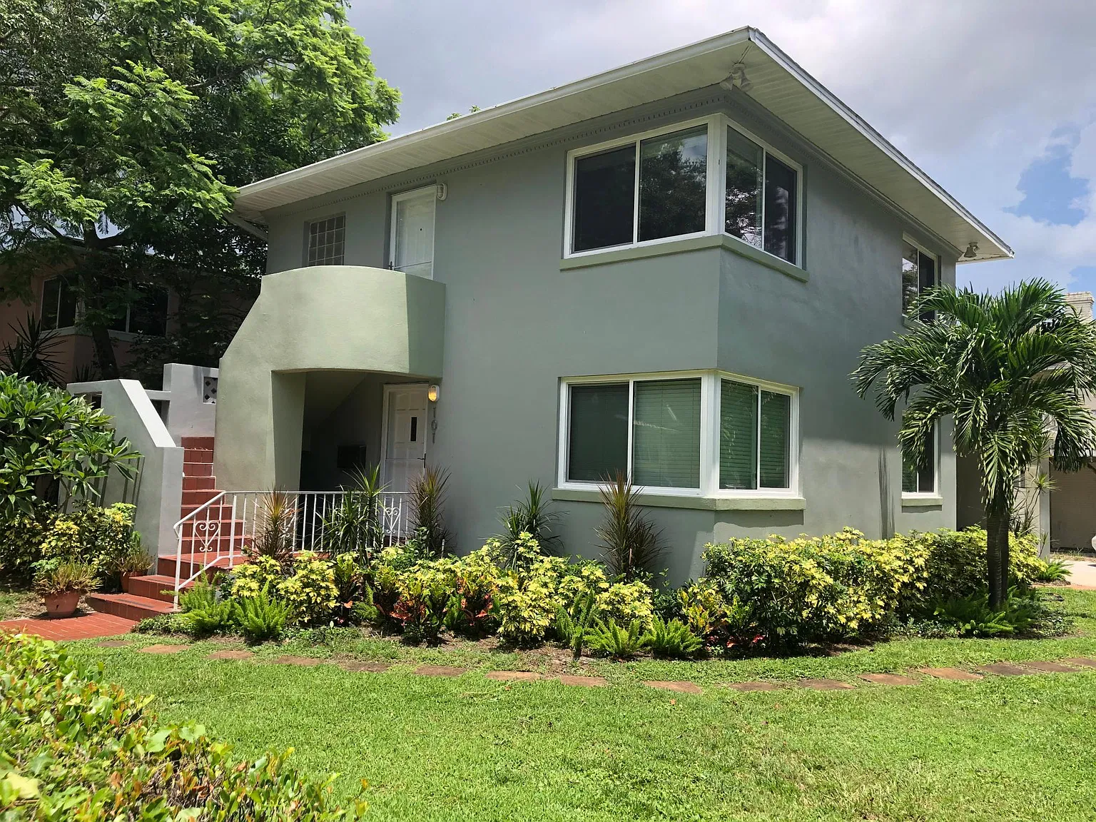 1 bed, 740 sqft, $2,100 — Photo 2