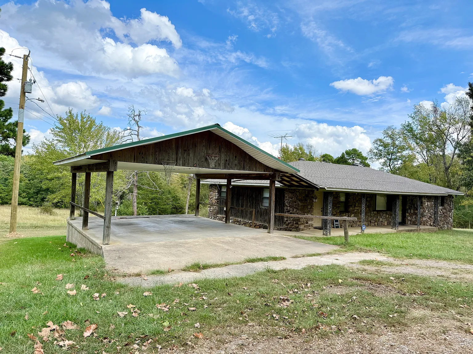 3 bed, 2000 sqft, $1,500 — Photo 2