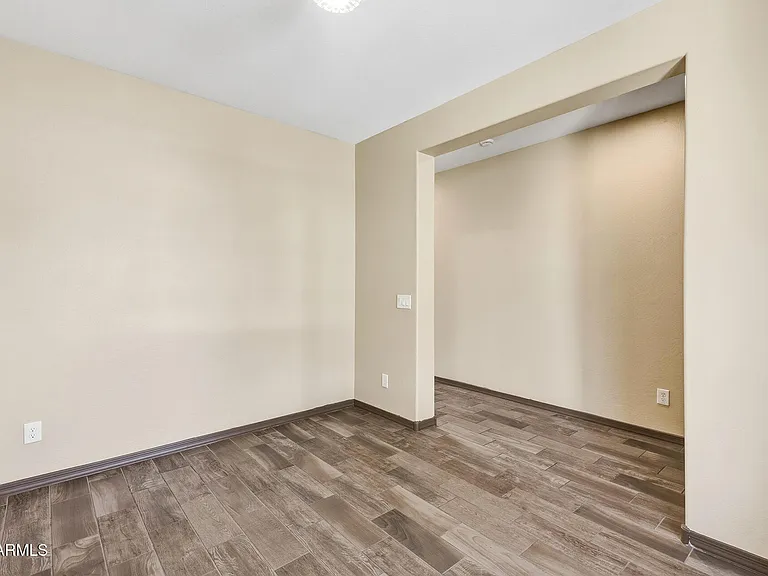 7422 S 28th Pl — Photo 9