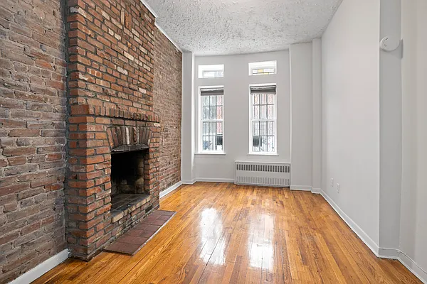 Rented by Douglas Elliman | media 14