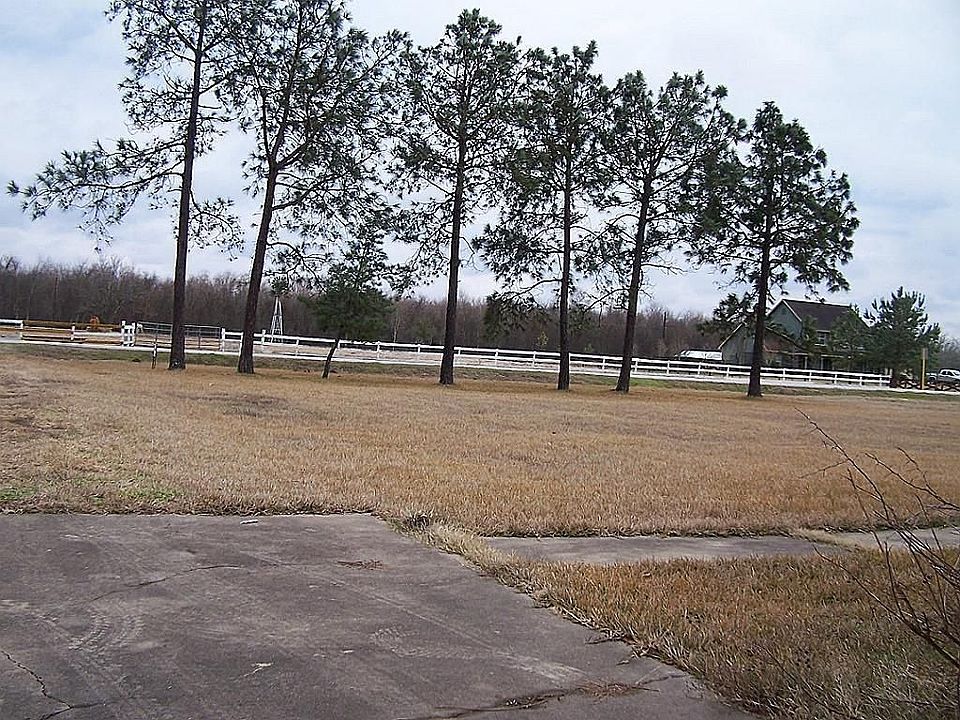 2nd image of 4820 Saddle Dr