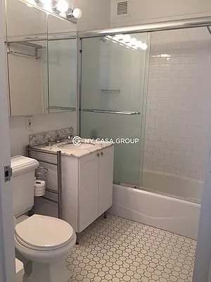 Rented by NY Casa Group | media 8