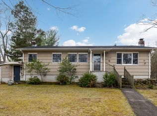 235 Woodland Rd, Guilford, CT 06437