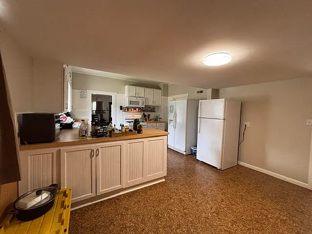 823 College Ave — Photo 6