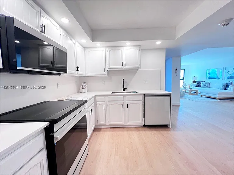 5100 N Ocean Blvd #503 — Photo 24