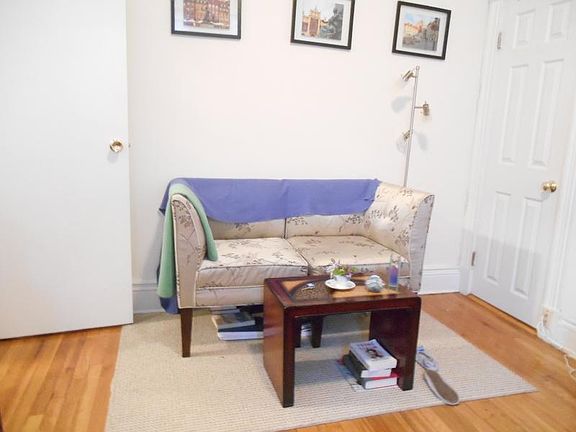 5th image of 6 Camelot Ct APT 21