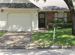 739 Country Grove Cir, Pearland, TX 77584