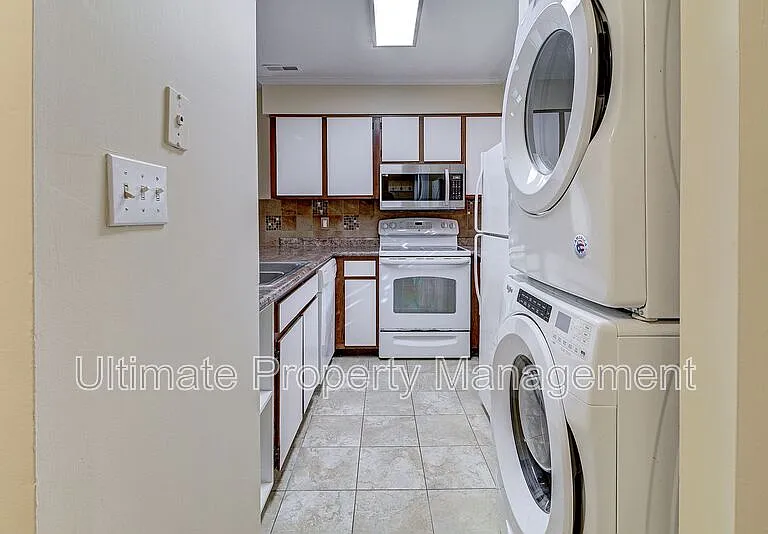2504 Flint Dr — Photo 5