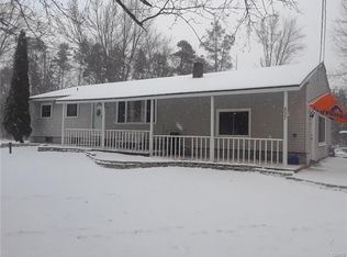 8022 Stearns Rd, Clay, NY 13041