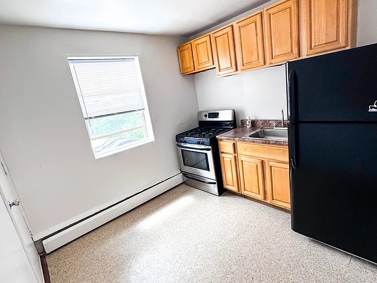 1214 Magnolia Ave — Photo 3